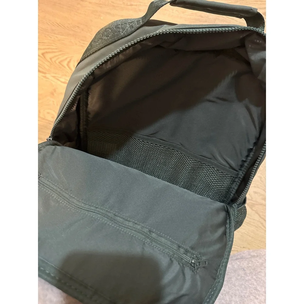 NWT Lacoste Backpack Green Compression Strap‎ School Bag NH4313NZ & dustbag
